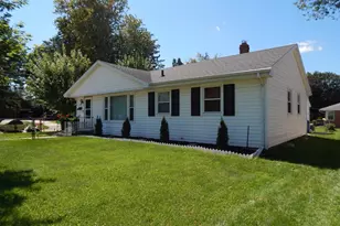 1474 S Carroll Ave, Freeport, IL 61032 - Photo 1