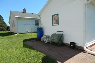 1474 S Carroll Ave, Freeport, IL 61032 - Photo 9