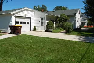 1474 S Carroll Ave, Freeport, IL 61032 - Photo 7