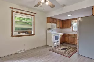 4715 Cleveland Ave, Rockford, IL 61108 - Photo 17