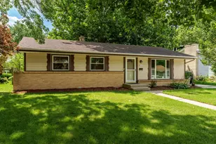 4715 Cleveland Ave, Rockford, IL 61108 - Photo 3