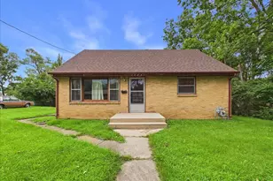 1524 Victoria Ave, Rockford, IL 61102 - Photo 1