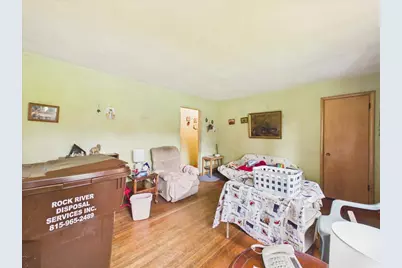 1524 Victoria Avenue, Rockford, IL 61102 - Photo 5