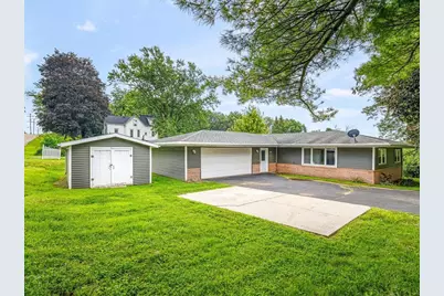 1905 S Walnut Road, Freeport, IL 61032 - Photo 1