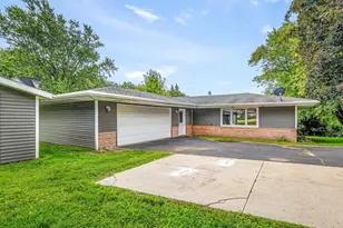 1905 S Walnut Rd, Freeport, IL 61032 - Photo 3