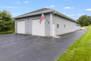 10001 N Hoisington Rd, Byron, IL 61010 - Photo 35