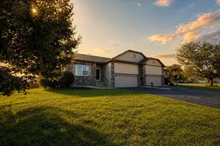 11802 River Hills Pkwy, Rockton, IL 61072 - Photo 1