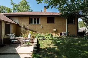 134 S Lawrence St, Cherry Valley, IL 61016 - Photo 7