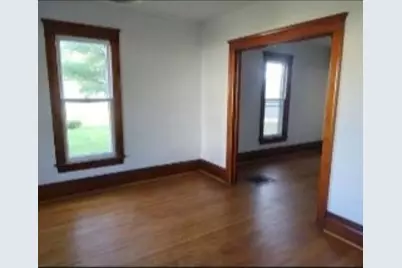 355 N Foley Avenue, Freeport, IL 61032 - Photo 5