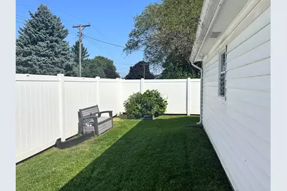 218 S Chestnut Street, Shannon, IL 61078 - Photo 5