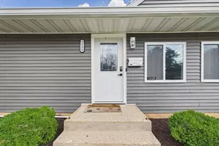 1328 Leaman Pl, Rockford, IL 61108 - Photo 5