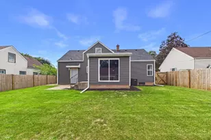 1328 Leaman Pl, Rockford, IL 61108 - Photo 7