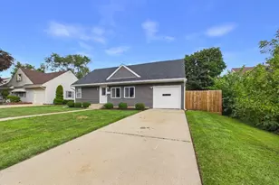 1328 Leaman Pl, Rockford, IL 61108 - Photo 3
