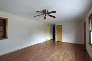 312 E 11th St, Pecatonica, IL 61063 - Photo 7