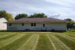 312 E 11th St, Pecatonica, IL 61063 - Photo 3