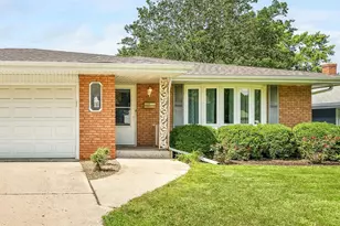 815 Parkside Dr, Rockford, IL 61108 - Photo 5