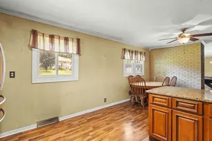 5420 Golden Prairie Cir, Rockford, IL 61109 - Photo 11