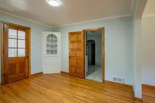 2111 Yonge St, Rockford, IL 61103 - Photo 9