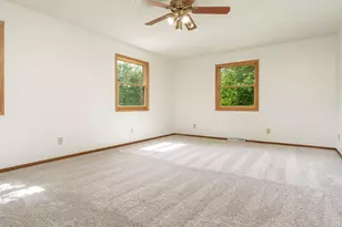 2379 Circle Dr, Belvidere, IL 61008 - Photo 9