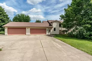 2379 Circle Dr, Belvidere, IL 61008 - Photo 1