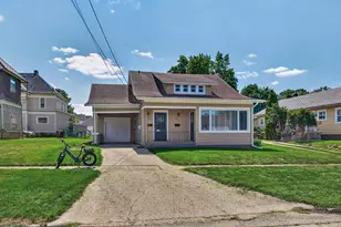 110 W 3rd St, Belvidere, IL 61008 - Photo 37