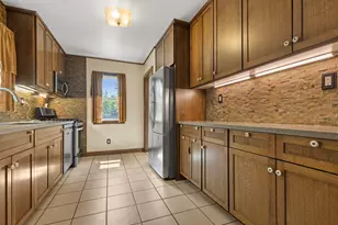 211 River Park Rd, Loves Park, IL 61111 - Photo 5