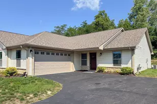 5604 Jackie's Dr, Loves Park, IL 61111 - Photo 1