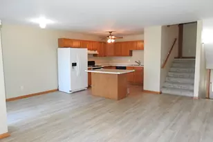 605 Southtowne Dr, Belvidere, IL 61008 - Photo 3