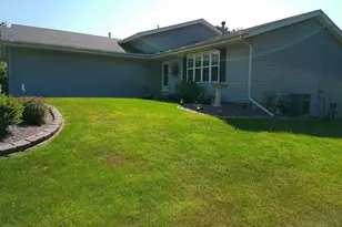 6727 Sawmill Dr, Roscoe, IL 61073 - Photo 5