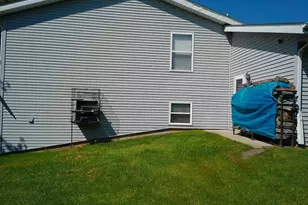 6727 Sawmill Dr, Roscoe, IL 61073 - Photo 7