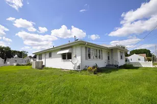 1015 S 1st Ave, Ottawa, IL 61350 - Photo 1