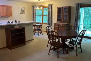 2109 W Navajo Dr, Freeport, IL 61032 - Photo 9