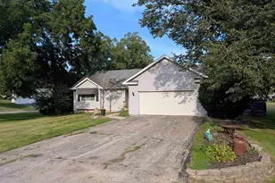 1782 Darby Ln, Davis, IL 61019 - Photo 3