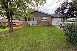 929 N Johnston Ave, Rockford, IL 61101 - Photo 1