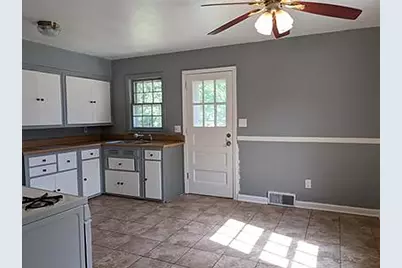 2019 Glenwood Avenue, Rockford, IL 61103 - Photo 5