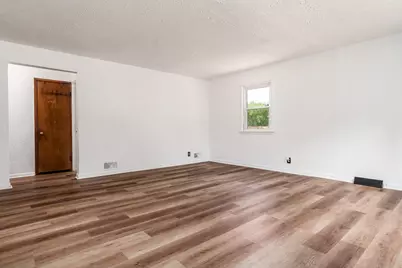 828 Indiana Avenue, Rockford, IL 61102 - Photo 7