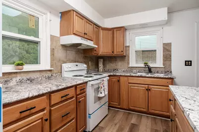 828 Indiana Avenue, Rockford, IL 61102 - Photo 11