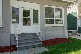 103 E Roosevelt St, Freeport, IL 61032 - Photo 3