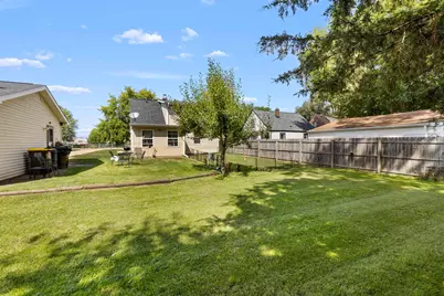 527 Grand Avenue, Loves Park, IL 61111 - Photo 21