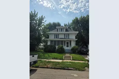 639 W Cottonwood, Freeport, IL 61032 - Photo 1