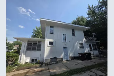 639 W Cottonwood, Freeport, IL 61032 - Photo 3