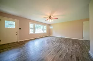 507 W 1st St, Mount Morris, IL 61054 - Photo 3