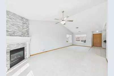 639 Queens Court, Rockton, IL 61072 - Photo 9