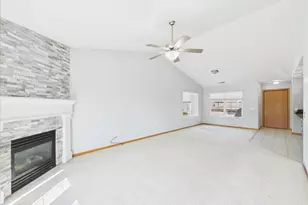 639 Queens Ct, Rockton, IL 61072 - Photo 9