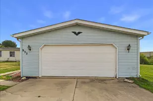 933 Micole Dr, Belvidere, IL 61008 - Photo 3