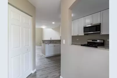 1725 W Chrysler Drive, Belvidere, IL 61008 - Photo 3