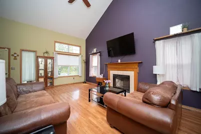 623 Valley View Drive, Pecatonica, IL 61063 - Photo 9