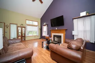 623 Valley View Dr, Pecatonica, IL 61063 - Photo 9