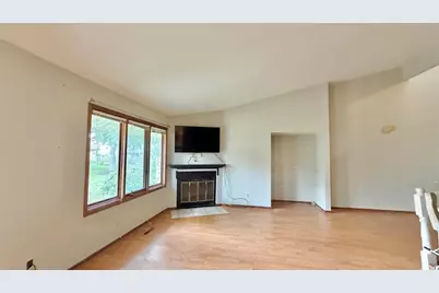 4689 High Point Dr #8, Rockford, IL 61114 - Photo 7