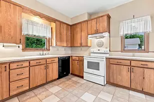 506 Chestnut St, Warren, IL 61087 - Photo 5
